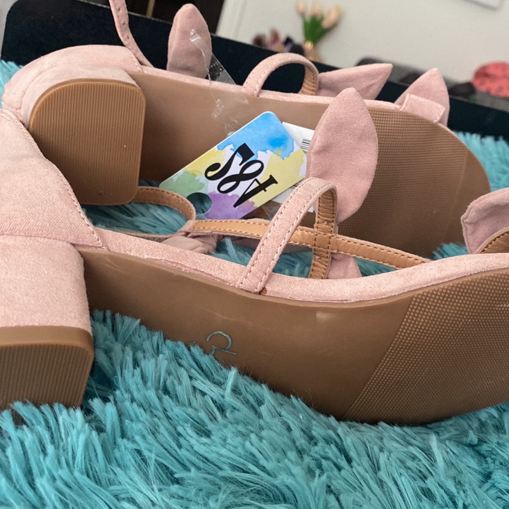 Cute Sandals - Picture 3 of 4